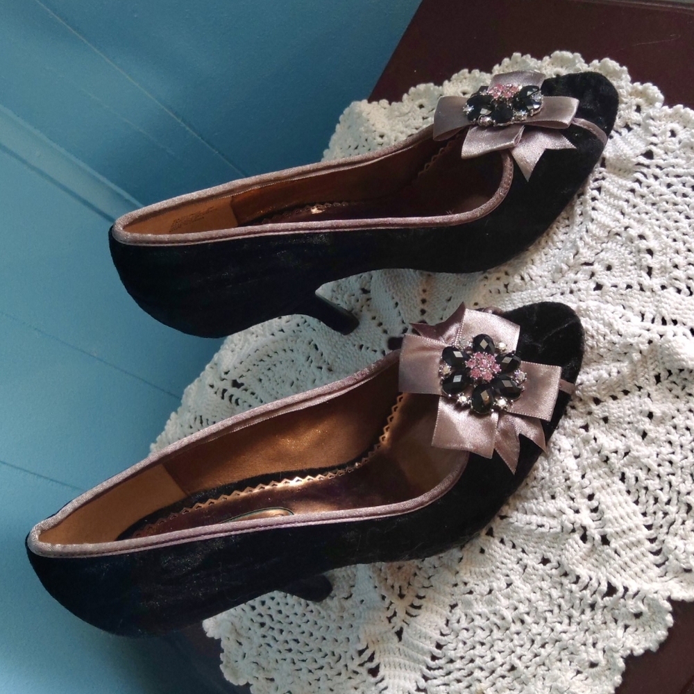 High Heels - Picture 4 of 8